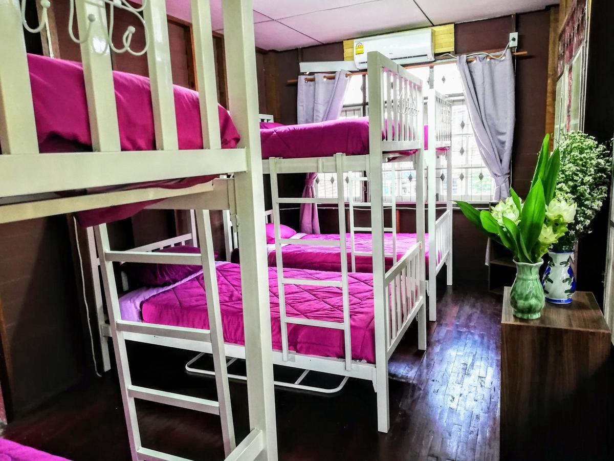 Champion Hostel 2 (Adults Only) Chiang Mai Zewnętrze zdjęcie