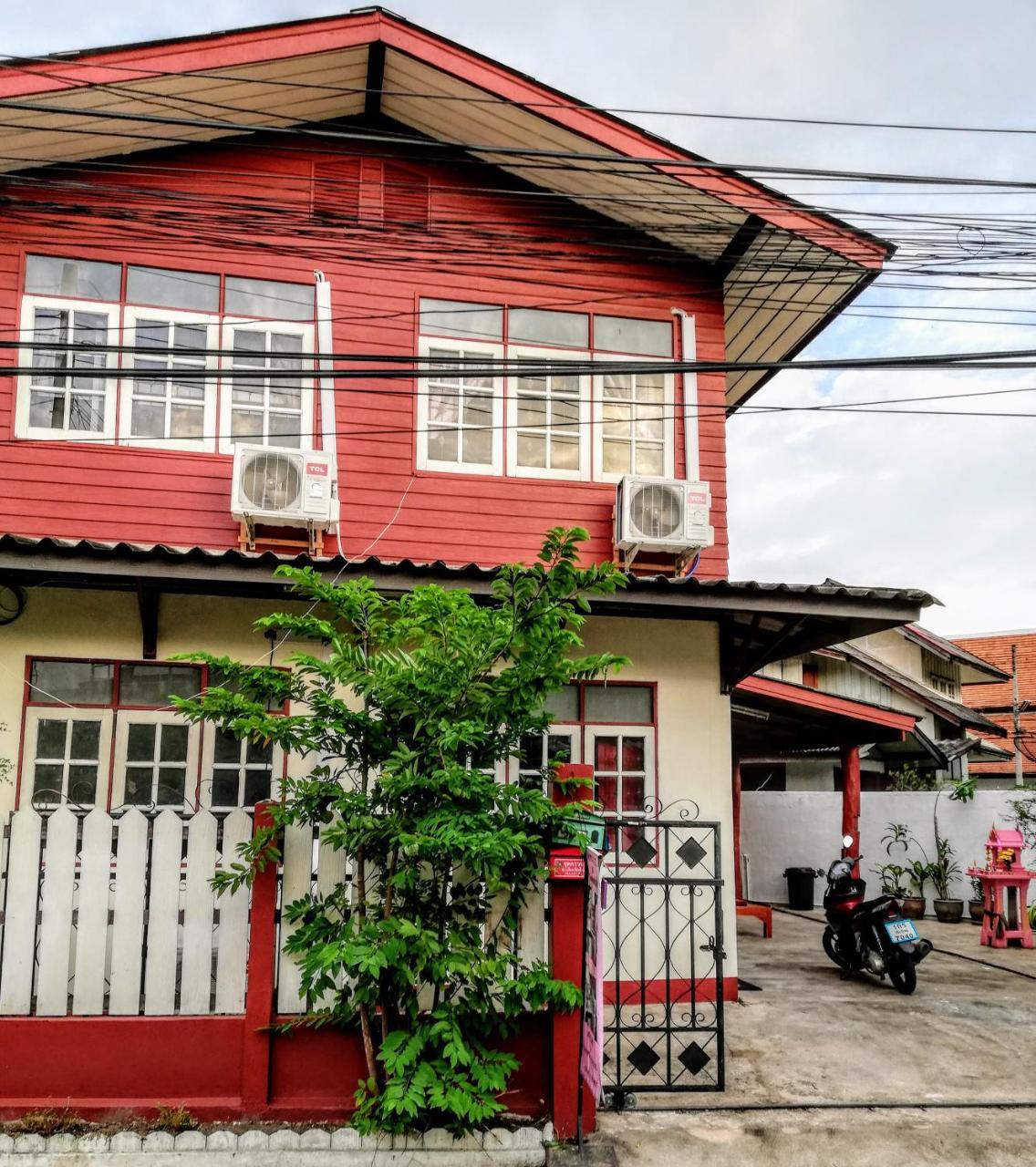 Champion Hostel 2 (Adults Only) Chiang Mai Zewnętrze zdjęcie
