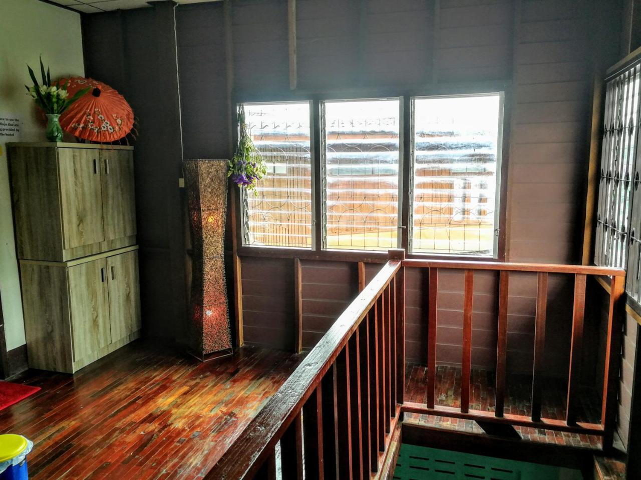 Champion Hostel 2 (Adults Only) Chiang Mai Zewnętrze zdjęcie