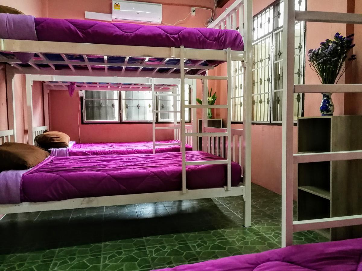 Champion Hostel 2 (Adults Only) Chiang Mai Zewnętrze zdjęcie